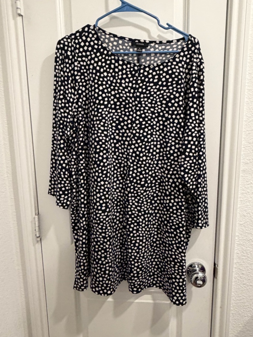 Alfani Black and White Printed Long-Sleeve Shift Dress